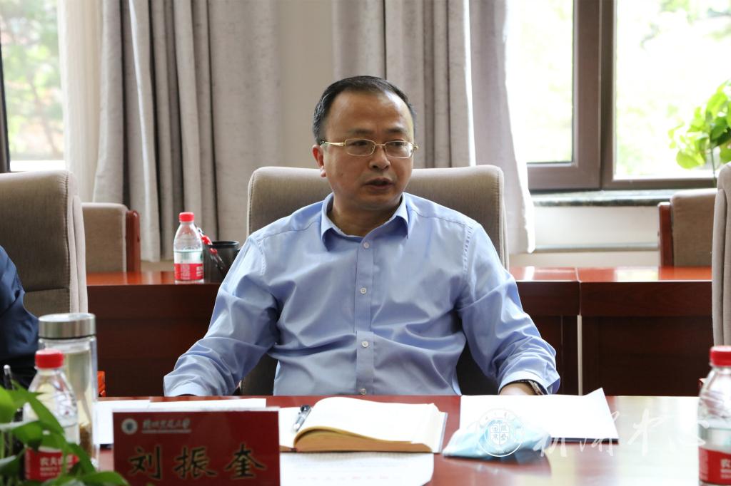 刘振奎对近期我省语言文字工作的推进情况做了介绍,宣读了兰州交通